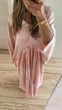 Load image into Gallery viewer, Pink velvet
